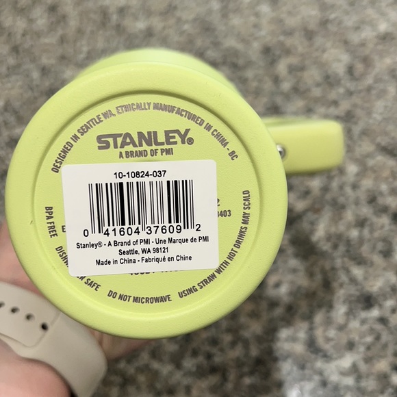 NWT Stanley 40 oz in Citron - Picture 4 of 4